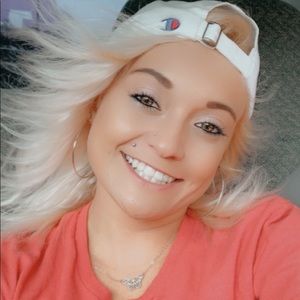 Meet your Posher, Desiree